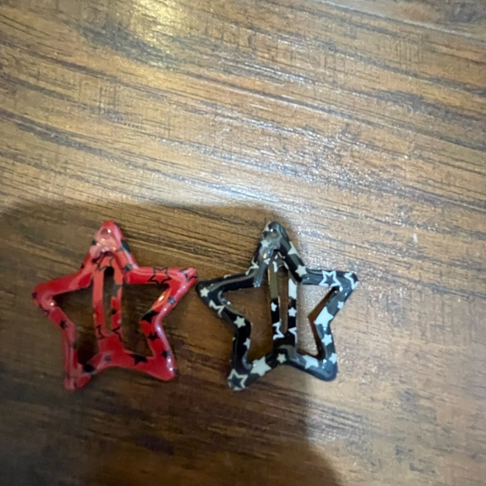 Hot Topic Star Hair Clips - Red and Black